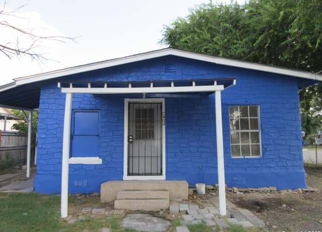 2-bedroom rental at 1403 Brunswick in San Antonio, TX — photo 1