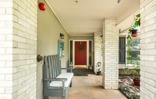 3-bedroom rental at 13415 Lobelia in San Antonio, TX — photo 2