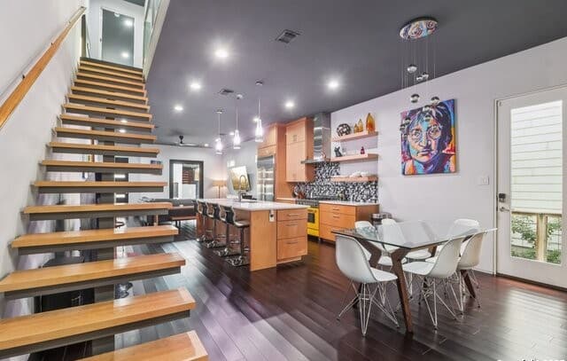 3-bedroom rental at 128 Clay St. in San Antonio, TX — photo 2
