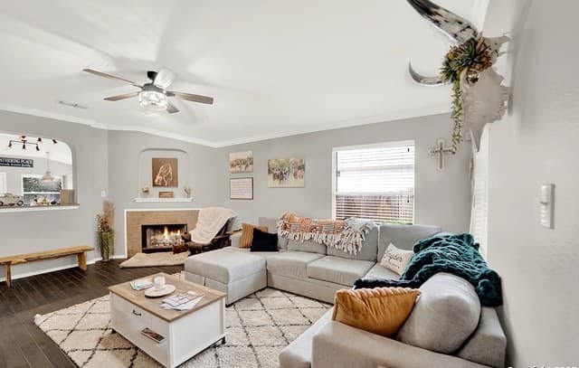 3-bedroom rental at 9951 Sandlet in San Antonio, TX — photo 1