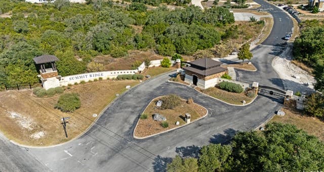 rental at LOT 10 Pr 2775 in Mico, TX — photo 3
