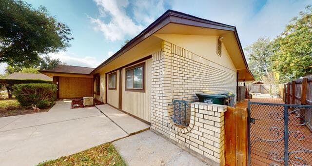 3-bedroom rental at 128 Cloverleaf in Schertz, TX — photo 2