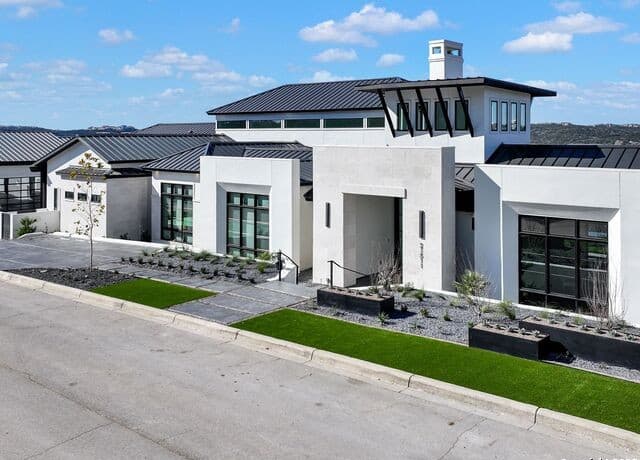 4-bedroom rental at 21511 Privada Avila in San Antonio, TX — photo 2