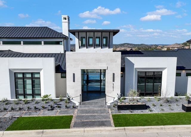 4-bedroom rental at 21511 Privada Avila in San Antonio, TX — photo 3