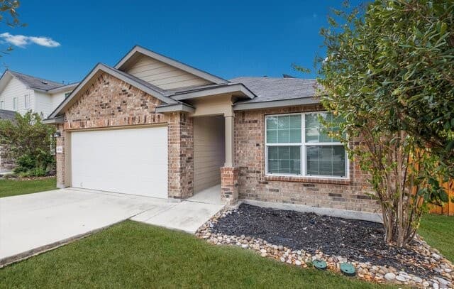 3-bedroom rental at 6534 Hoffman Plain in San Antonio, TX — photo 4