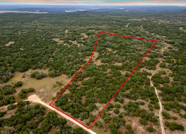 rental at LOT 35B Pr 2533 in Mico, TX — photo 1