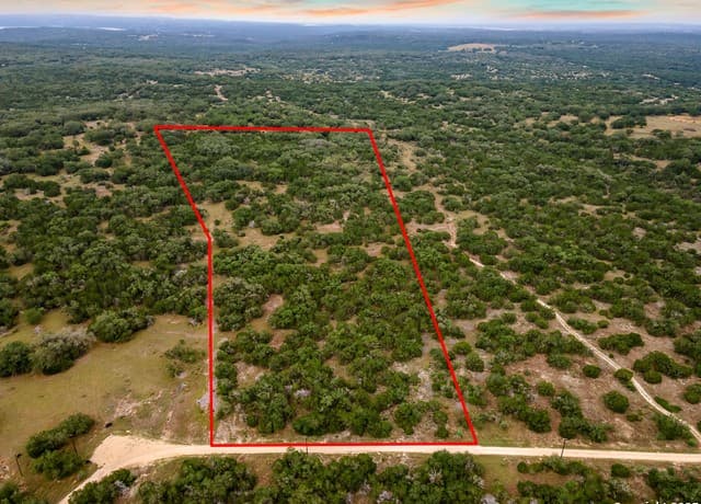 rental at LOT 35B Pr 2533 in Mico, TX — photo 3