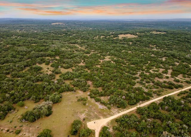 rental at LOT 35B Pr 2533 in Mico, TX — photo 5