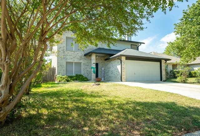 4-bedroom rental at 13227 Regency Way in San Antonio, TX — photo 1