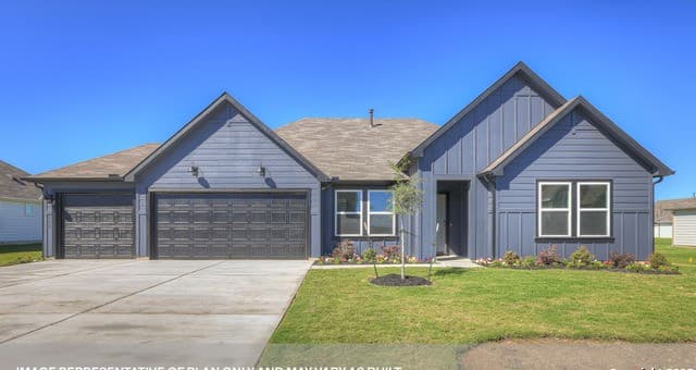4-bedroom rental at 490 Sonoma Street in Fredericksburg, TX — photo 1