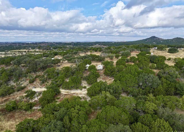 rental at 113 Shadow Valley in Boerne, TX — photo 3