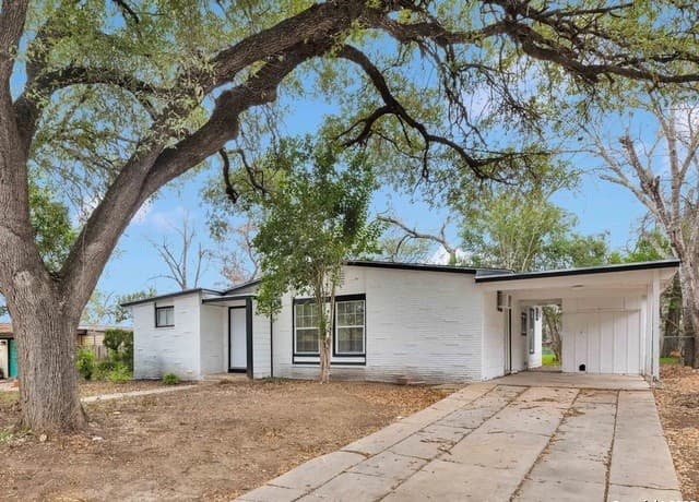 Home for sale at 162 Birchwood Dr in San Antonio, TX — photo 1