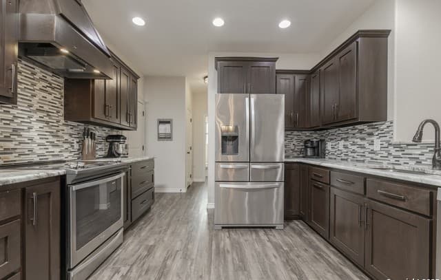 3-bedroom rental at 752 Crestview in Floresville, TX — photo 3