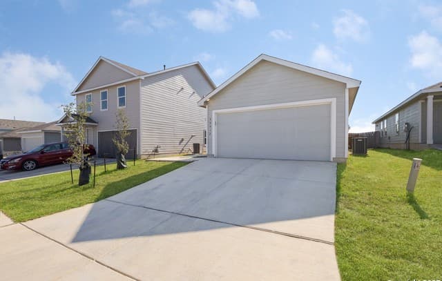 3-bedroom rental at 20412 Fire Stone in San Antonio, TX — photo 3