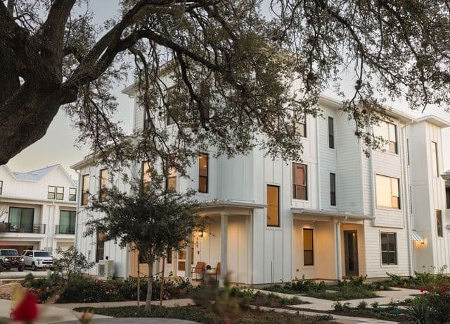 3-bedroom rental at 503 Burrus Place in San Antonio, TX — photo 3