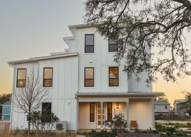 3-bedroom rental at 503 Burrus Place in San Antonio, TX — photo 4