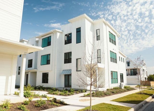 3-bedroom rental at 503 Burrus Place in San Antonio, TX — photo 5
