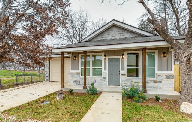 3-bedroom rental at 15935 Buchel in LaCoste, TX — photo 3