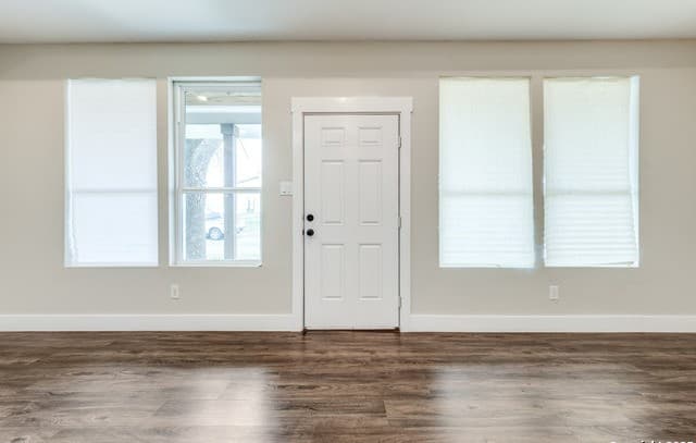 3-bedroom rental at 15935 Buchel in LaCoste, TX — photo 5
