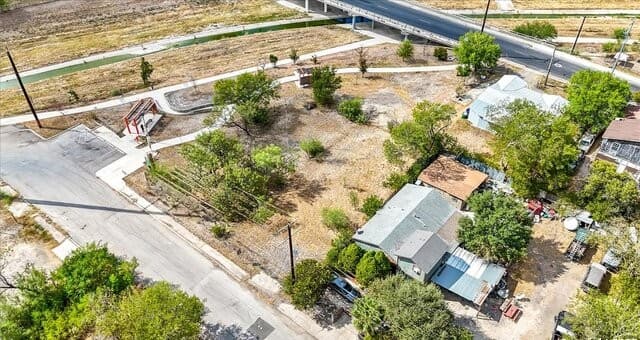 rental at 331 N San Ignacio in San Antonio, TX — photo 5