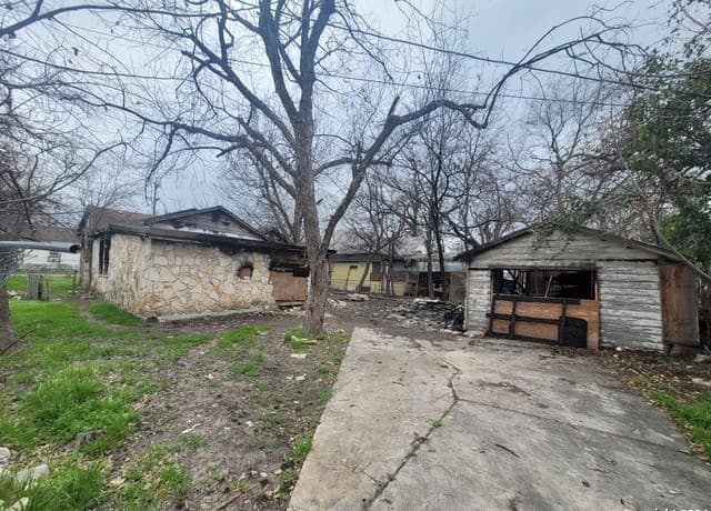 rental at 601 Arbor St in San Antonio, TX — photo 4