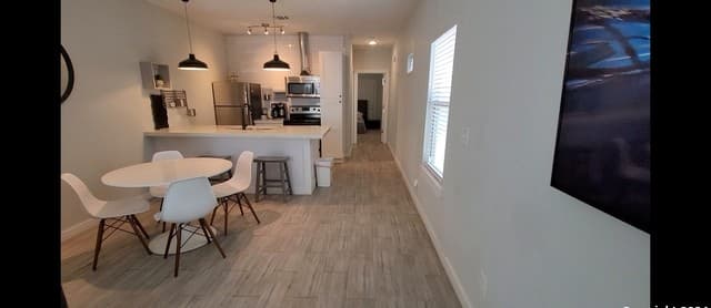 rental at 814 W Magnolia in San Antonio, TX — photo 3
