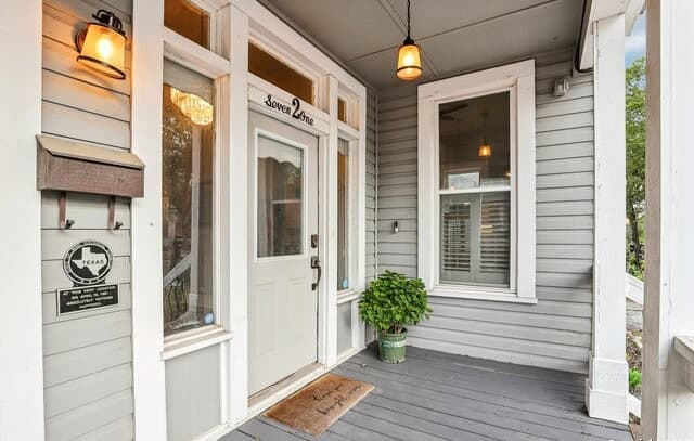 3-bedroom rental at 721 Saint James in San Antonio, TX — photo 4