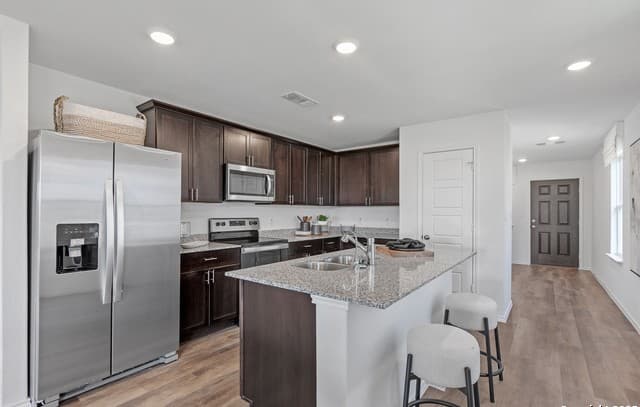 3-bedroom rental at 417 Raven Row in Marion, TX — photo 4