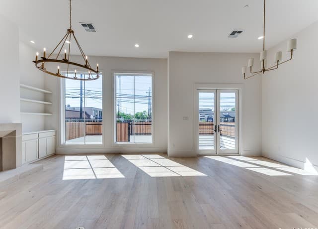 3-bedroom rental at 103 E Wildwood Unit B in San Antonio, TX — photo 5