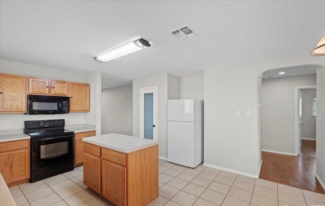3-bedroom rental at 305 Spruce in San Antonio, TX — photo 5
