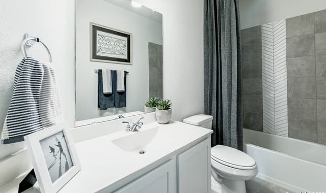 3-bedroom rental at 7016 Sycamore Hollow in San Antonio, TX — photo 5