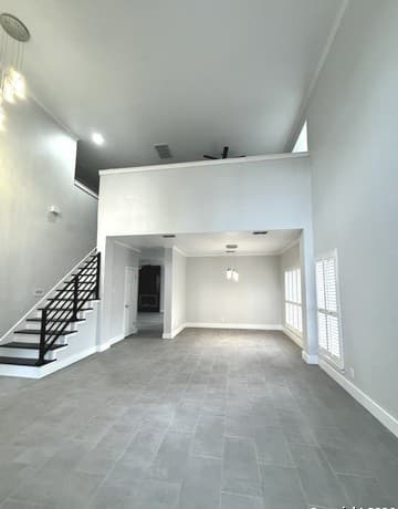 4-bedroom rental at 410 Shadowbluff in San Antonio, TX — photo 4
