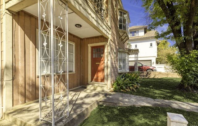 rental at 6715 Broadway in San Antonio, TX — photo 4