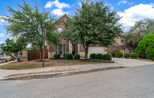 4-bedroom rental at 3103 Highline in San Antonio, TX — photo 2