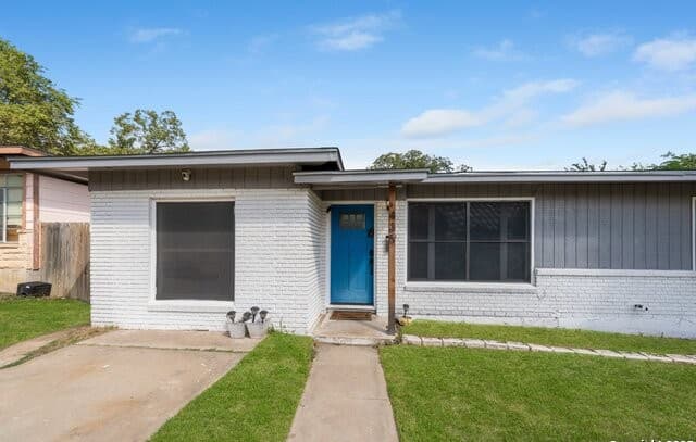 3-bedroom rental at 435 Savannah in San Antonio, TX — photo 5
