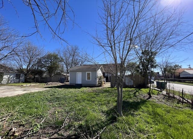 1-bedroom rental at 200 Belmont in San Antonio, TX — photo 2