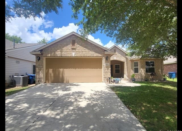 3-bedroom rental at 5131 Gemsbuck Chase in San Antonio, TX — photo 2