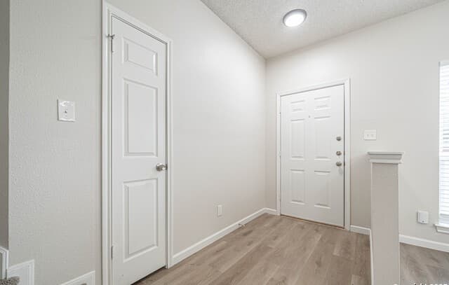 4-bedroom rental at 4803 Aspen in San Antonio, TX — photo 4