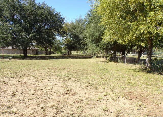 rental at 11957 Kearney Rd in Atascosa, TX — photo 3