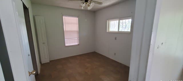 3-bedroom rental at 916 SW 39th in San Antonio, TX — photo 5