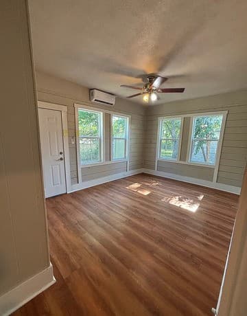 rental at 1827 Highland in San Antonio, TX — photo 3