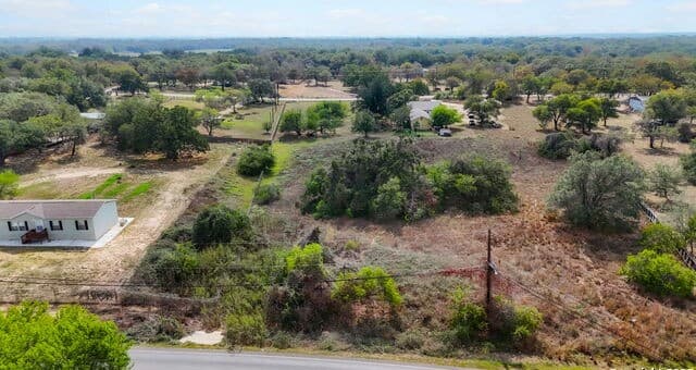 rental at 3810 New Mathis in Elmendorf, TX — photo 3