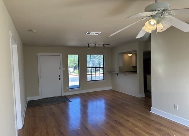 3-bedroom rental at 617 Oak Park Unit 617 in Boerne, TX — photo 1