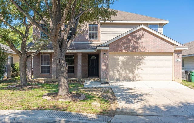 5-bedroom rental at 7419 Tamburo Trail in San Antonio, TX — photo 1