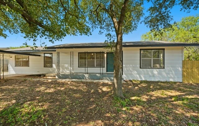 3-bedroom rental at 7635 Dove in San Antonio, TX — photo 1