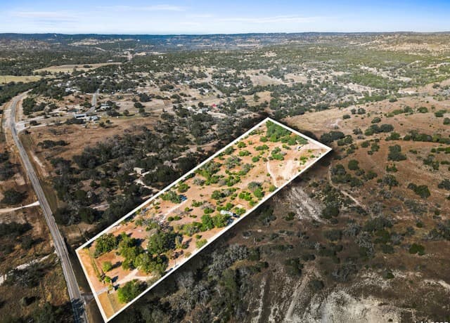 rental at 1719 Fm 1376 in Sisterdale, TX — photo 2