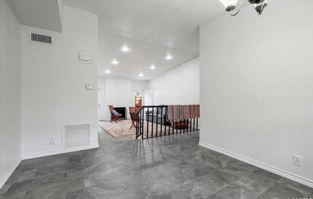 2-bedroom rental at 11 Gallery Unit 11 in San Antonio, TX — photo 3