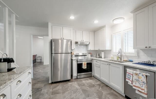 2-bedroom rental at 11 Gallery Unit 11 in San Antonio, TX — photo 4