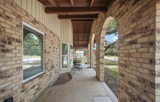3-bedroom rental at 102 Southgate in Pleasanton, TX — photo 5