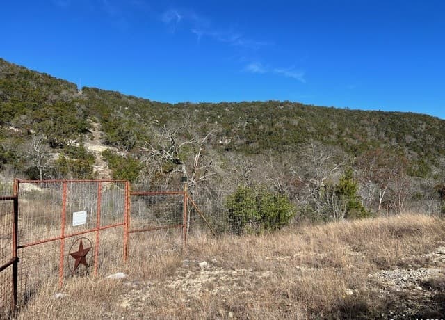 rental at 69 Wagon Wheel in Bandera, TX — photo 4